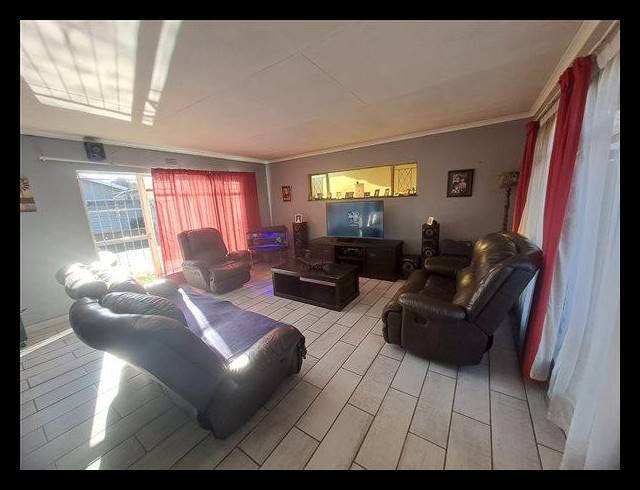 3 BEDROOM HOUSE FOR SALE IN MINNEBRONNE